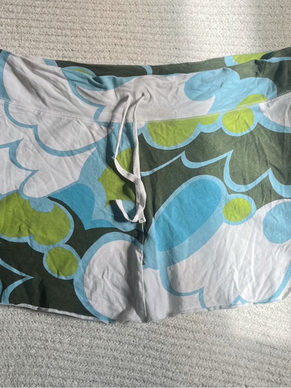 Old Navy Blue, White & Green Printed Drawstring Shorts Fits medium-large